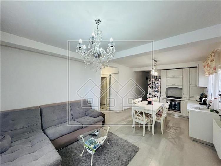 Apartament 3 camere, gradina, la cheie, mobilat, disponibil imediat - 1