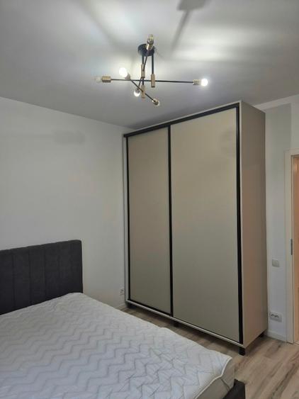 Apartament cu 2 camere decomandat, mobilat în Sisești