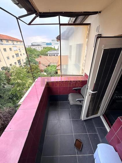 Apartament cu 3 camere decomandat în Torontalului