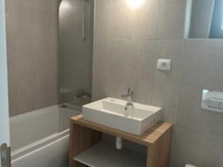 Apartament cu 2 camere decomandat în Băneasa