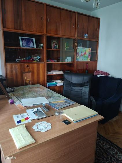 Apartament cu 4 camere în Drumul Taberei