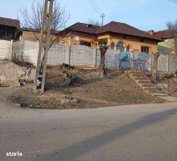 Casa + teren 1200mp Com. Bralostita jud. Dolj - 1