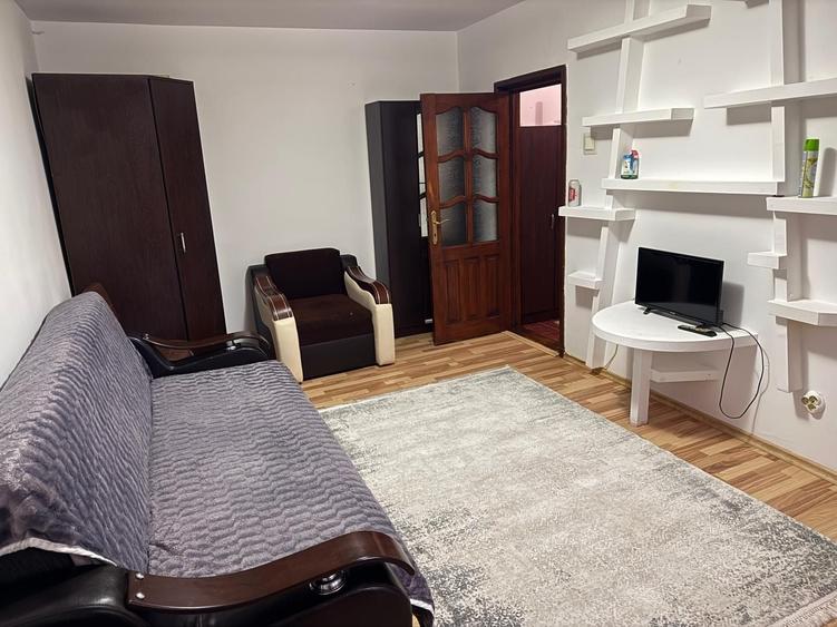 Garsonieră decomandată în Central