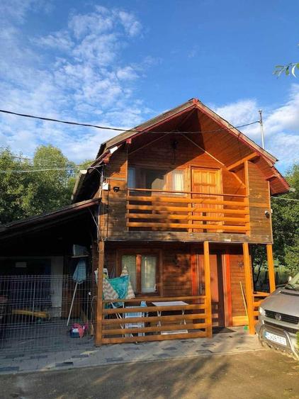 Casă cu 4 camere în Sântioana