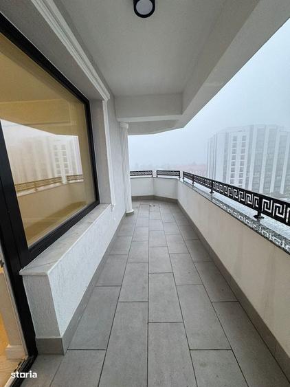 Apartament cu 7 camere decomandat în Breazu