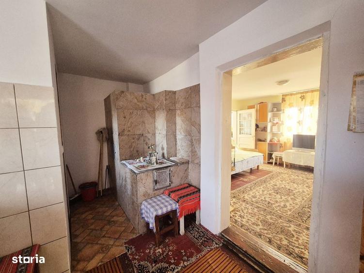 Casă cu 4 camere decomandat în Dobreni