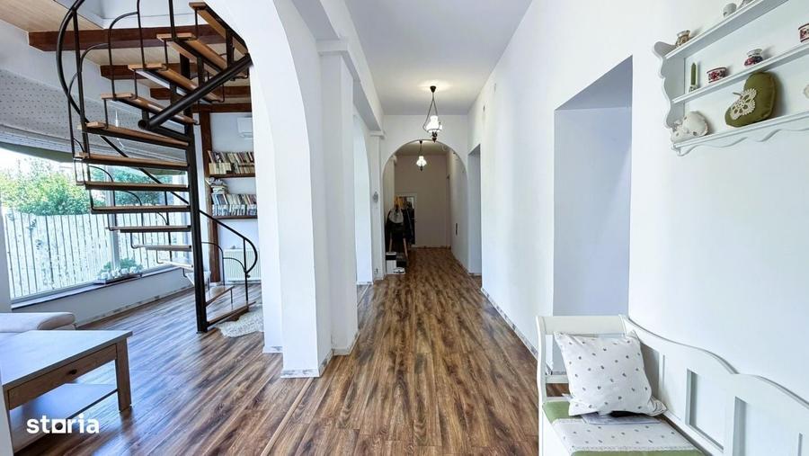 Casă cu 4 camere cu Teren 520 Mp în Central