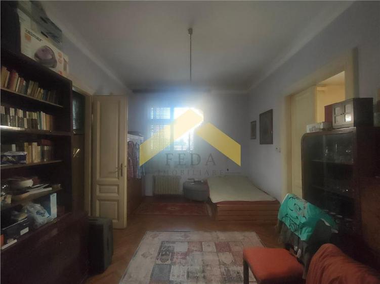 Casă individuală cu 5 camere cu Garaj în Ultracentral