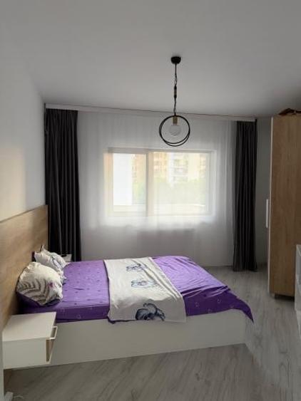 Apartament cu 2 camere semidecomandat, mobilat în Mihai Bravu