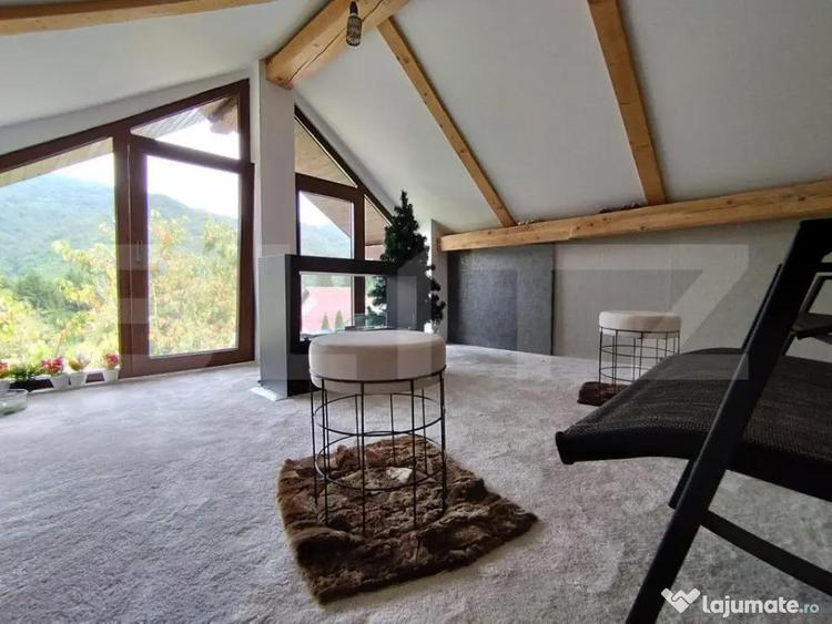 Casă cu 7 camere cu Teren 440 Mp în Poiana
