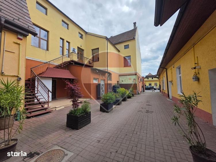 Casă cu 4 camere în Central