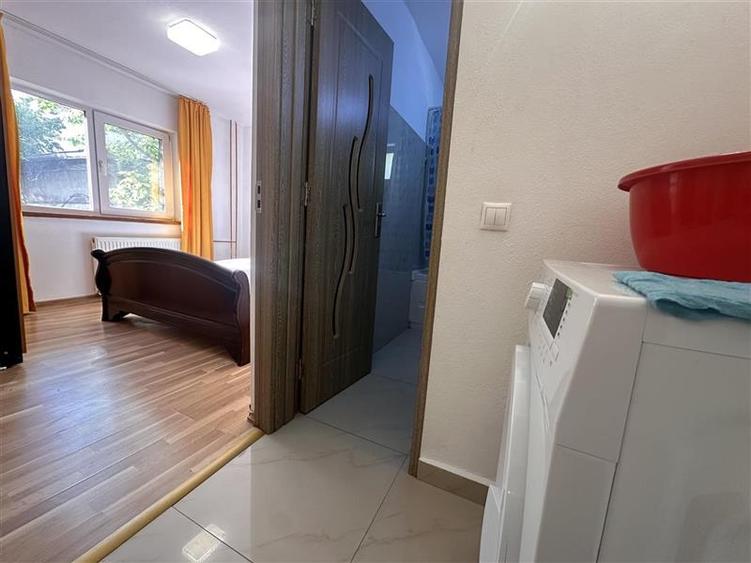 Apartament cu 2 camere semidecomandat, mobilat în Soarelui
