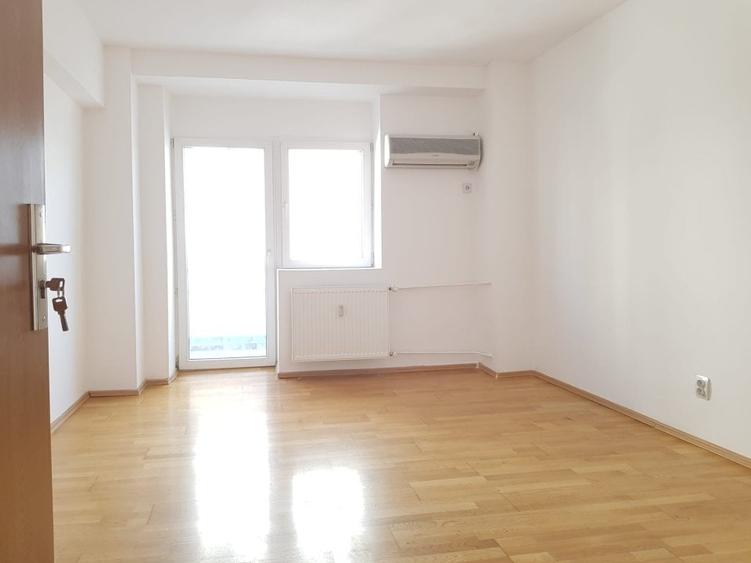 Apartament cu 3 camere decomandat în Decebal