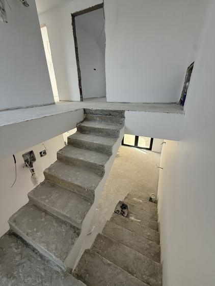 Casă cu 3 camere în Sânandrei