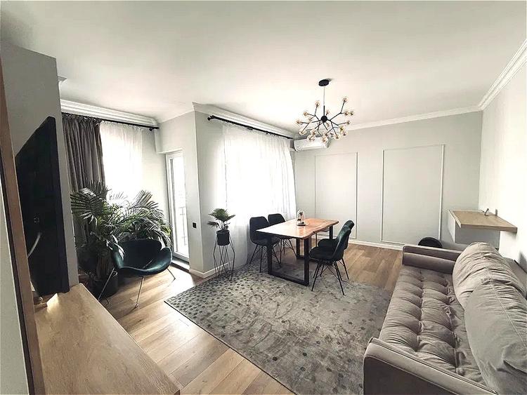 Apartament cu 3 camere decomandat, mobilat în Sisești