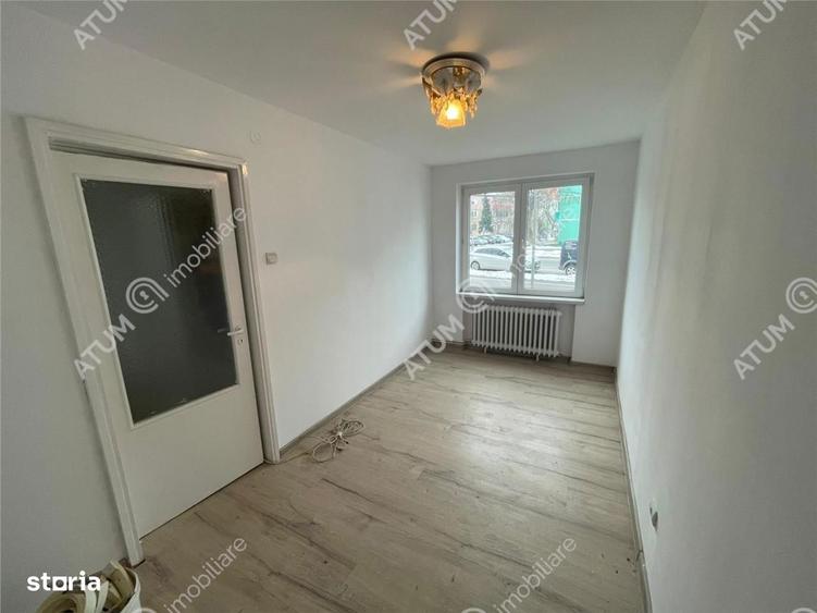 Apartament cu 3 camere semidecomandat în Terezian