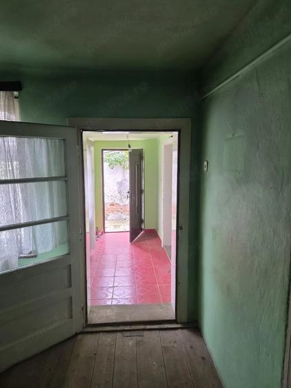 Casă cu 3 camere cu Teren 250 Mp în Central