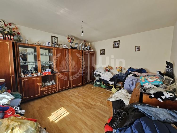 Casă individuală cu 5 camere cu Canalizare în Iris