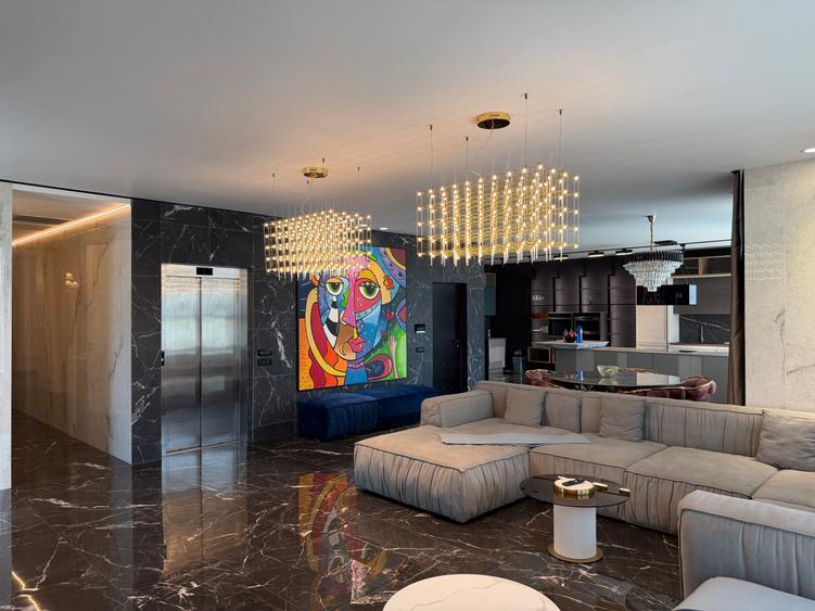 Apartament cu 5 camere decomandat în Domenii