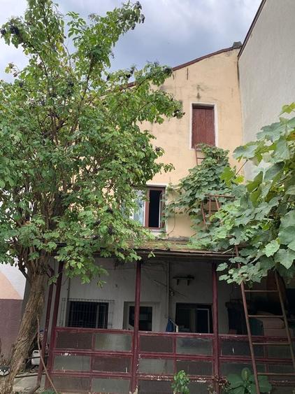 Casă individuală cu 3 camere cu Canalizare în Gruia