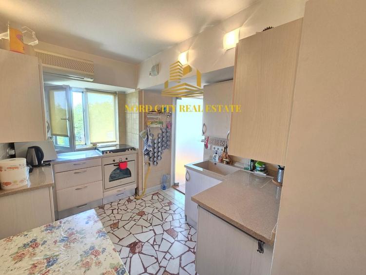Apartament cu 3 camere semidecomandat în Titulescu