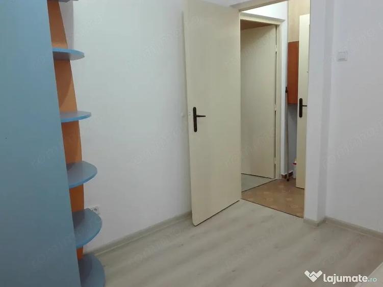 Apartament cu 2 camere semidecomandat în Florilor
