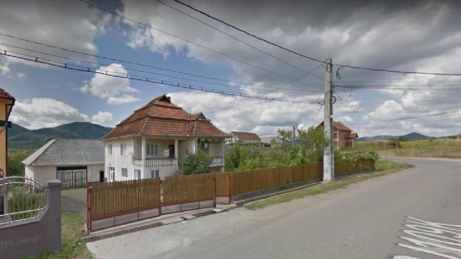 Casă individuală cu 5 camere cu Teren 2720 Mp în Târșolț