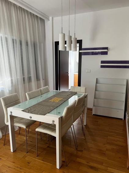 Apartament cu 3 camere în Băneasa