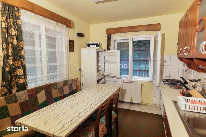 Casă cu 7 camere cu Teren 700 Mp în Stânceni