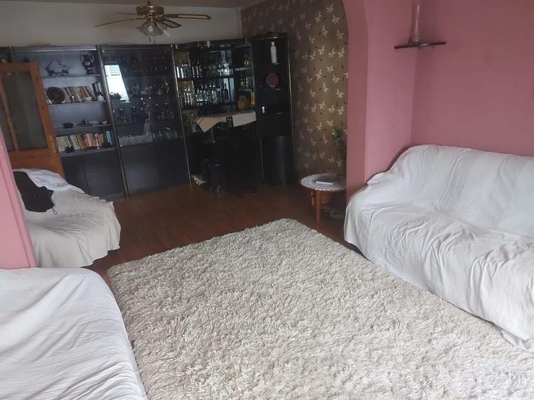 Casă cu 4 camere în Delfinariu