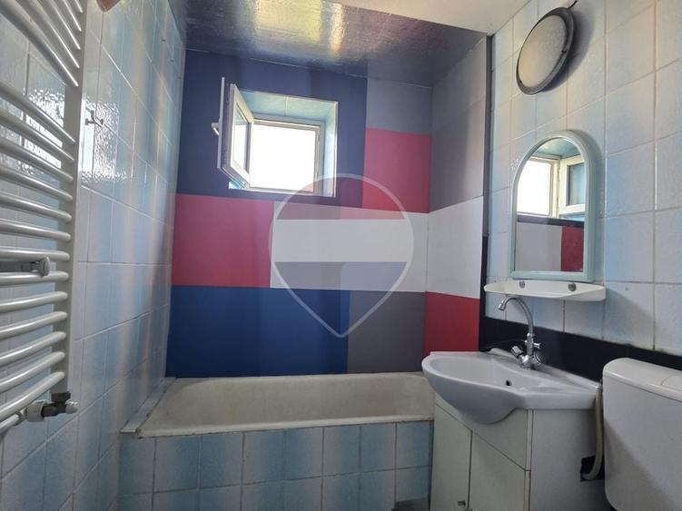 Apartament cu 2 camere semidecomandat, mobilat în Progresul