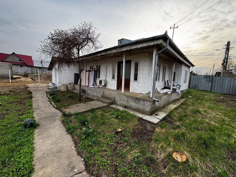 Casă individuală cu 3 camere cu Canalizare în Tulucești
