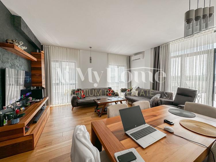 Apartament cu 4 camere decomandat, mobilat în Iancu Nicolae