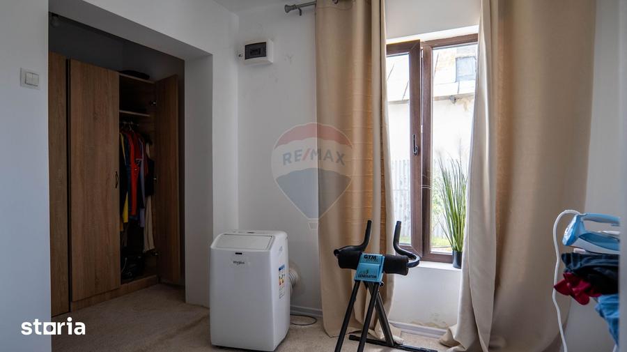Casă cu 5 camere cu Teren 1063 Mp în Corbii Mari