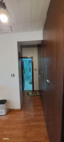 Apartament cu 4 camere decomandat în Contactoare