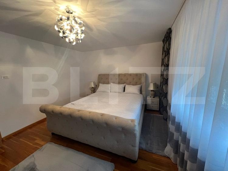Casă individuală cu 6 camere cu Canalizare în Cetate