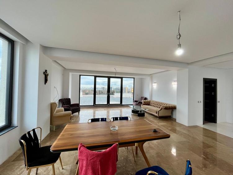 Penthouse cu 3 camere, mobilat în Tomis Plus