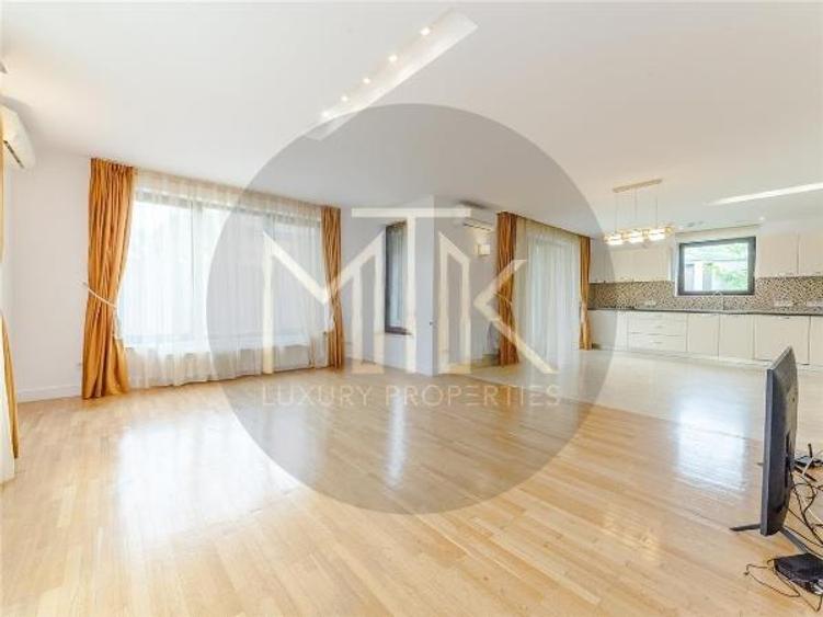 Duplex cu 6 camere cu Piscina în Pipera