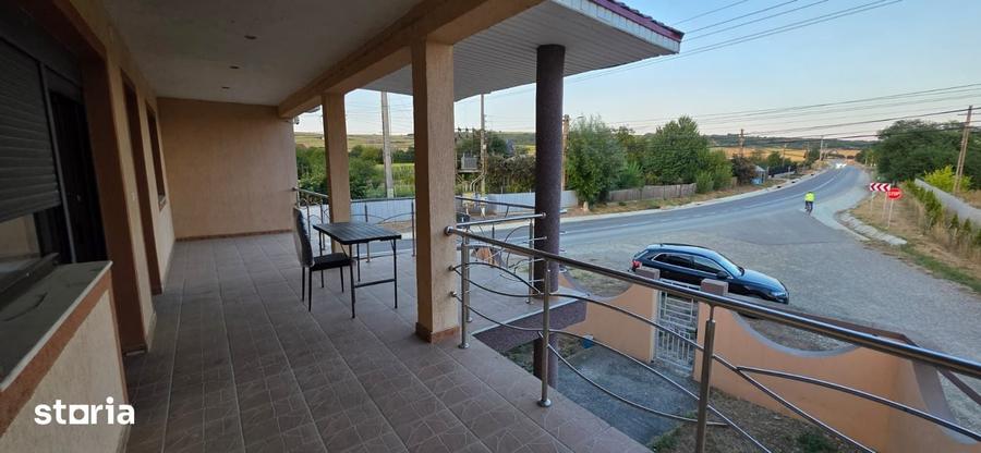 Casă cu 6 camere cu Teren 769 Mp în Prăjești
