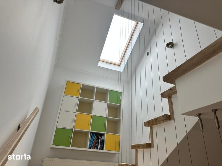 Casă cu 4 camere cu Teren 250 Mp în Burdea