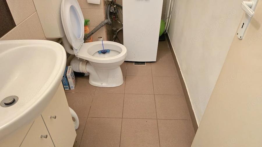 Apartament cu 4 camere semidecomandat în Decebal