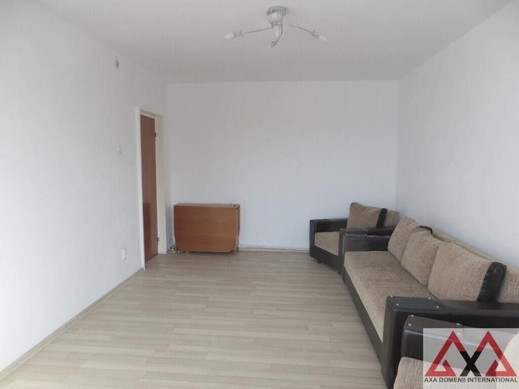 Apartament cu 3 camere decomandat în Dristor