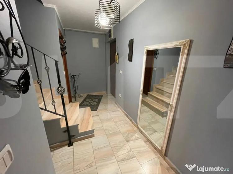 Apartament cu 4 camere decomandat în Girocului