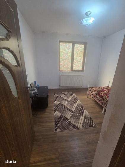 Casă cu 4 camere cu Teren 250 Mp în Șimnicu de Sus