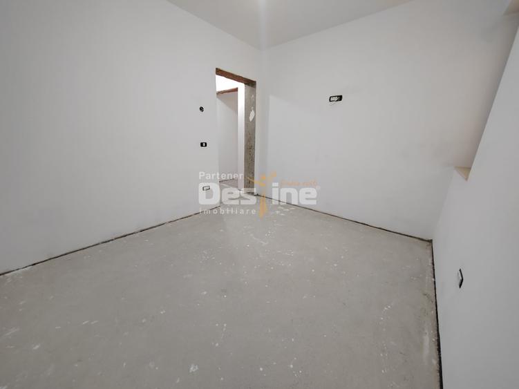 Casă individuală cu 4 camere cu Canalizare în Bârnova
