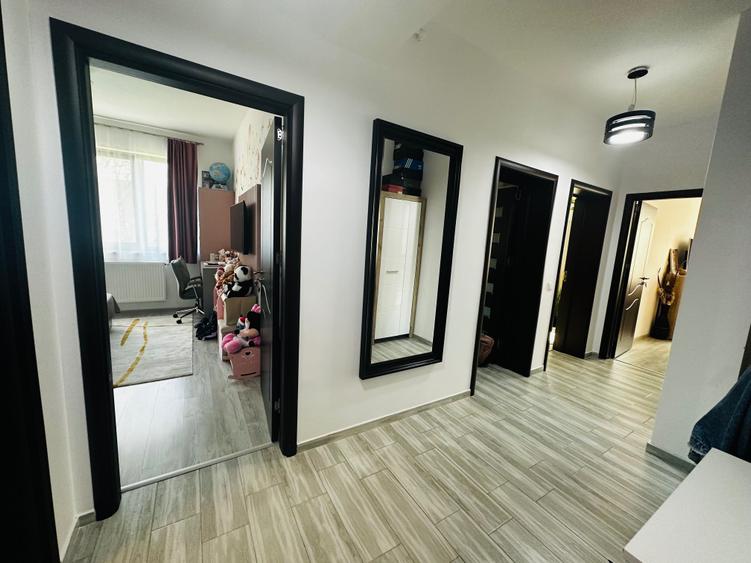 Apartament cu 3 camere decomandat în Chiajna