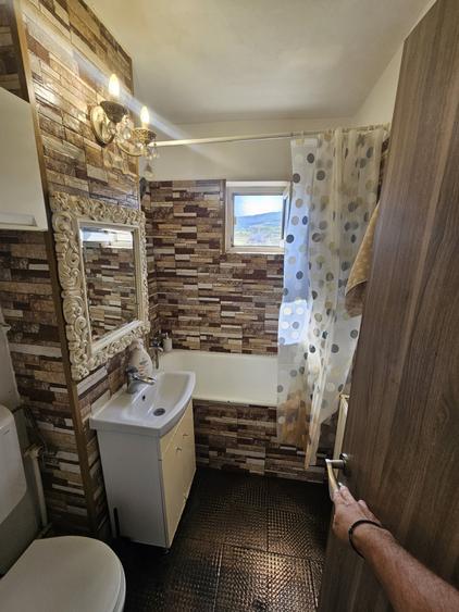 Apartament cu 3 camere în Cetate