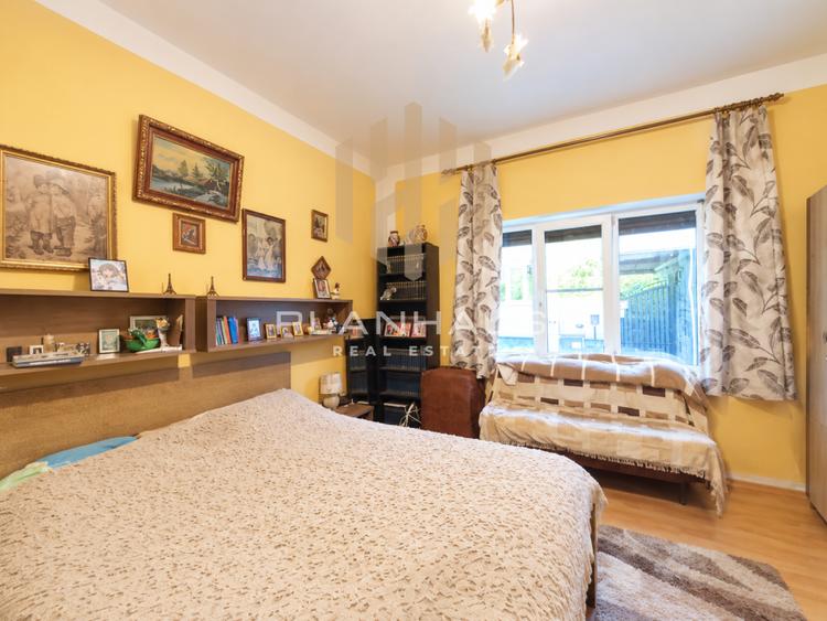 Casă cu 4 camere cu Garaj în Central