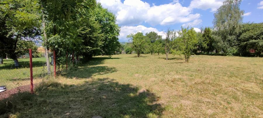 Teren Construcții intravilan de 1040 mp, în Podul Lung