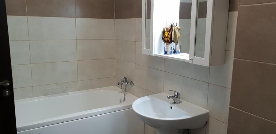Apartament cu 3 camere decomandat, mobilat în Alexandru Obregia